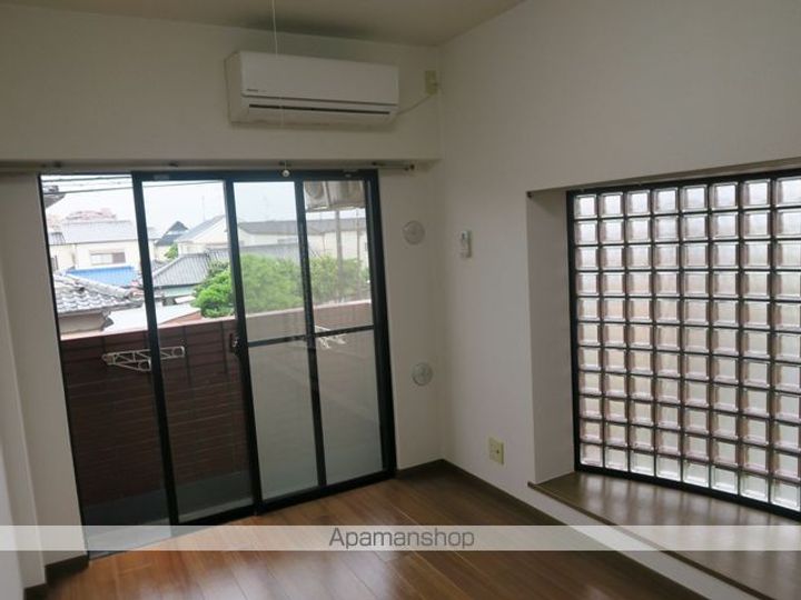 シャルマンフジ東岸和田弐番館106の内装