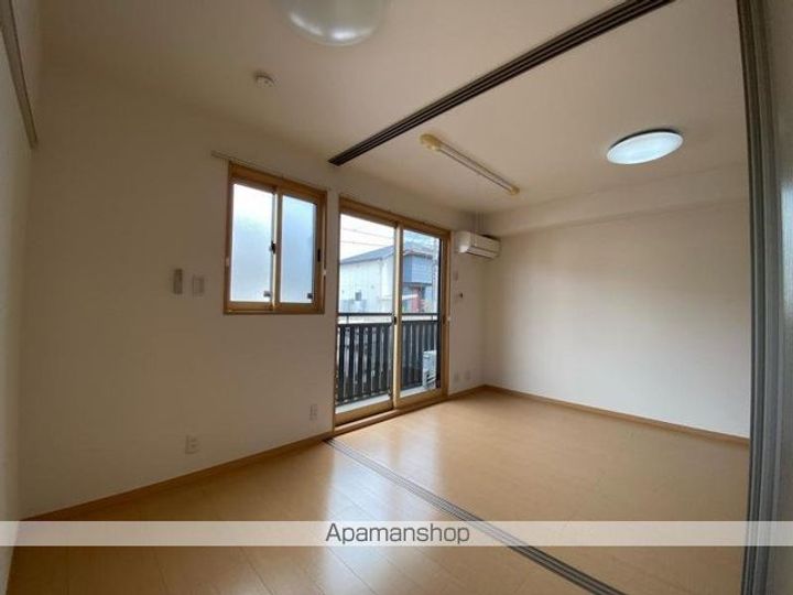 香川県高松市松縄町の賃貸アパートの内装