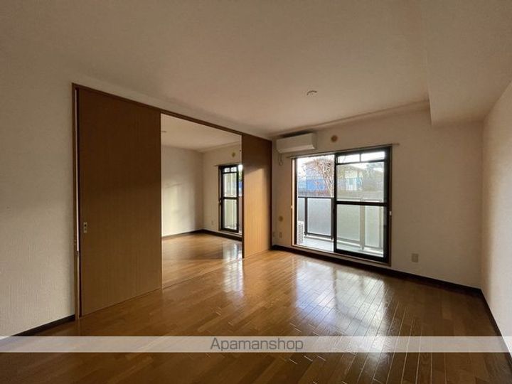 サンフラワー村上の居間