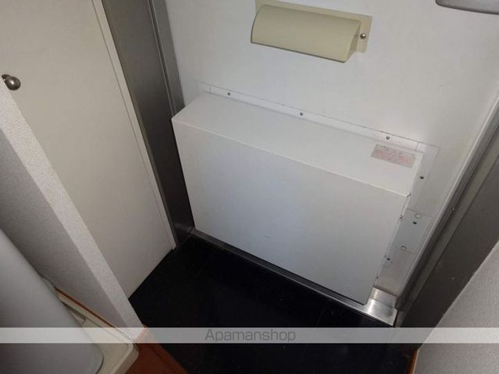 愛知県犬山市大字犬山字北笠屋の賃貸アパートの玄関