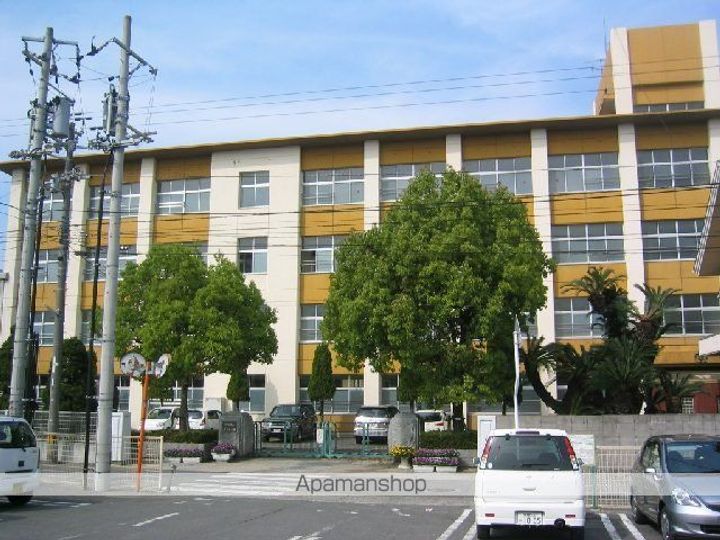 シャーメゾンY101の周辺