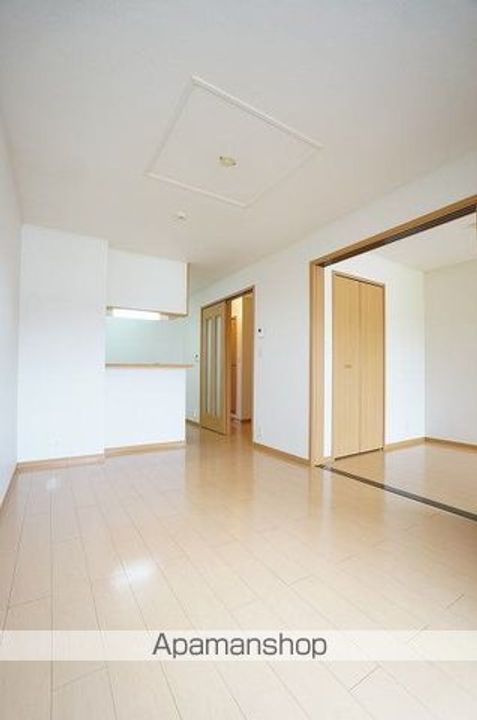 ヴァーチュ Aの居間