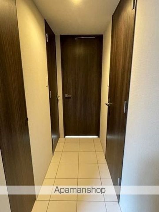 東京都目黒区中目黒3丁目の賃貸マンションの玄関