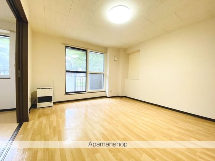 リベア的場の内装