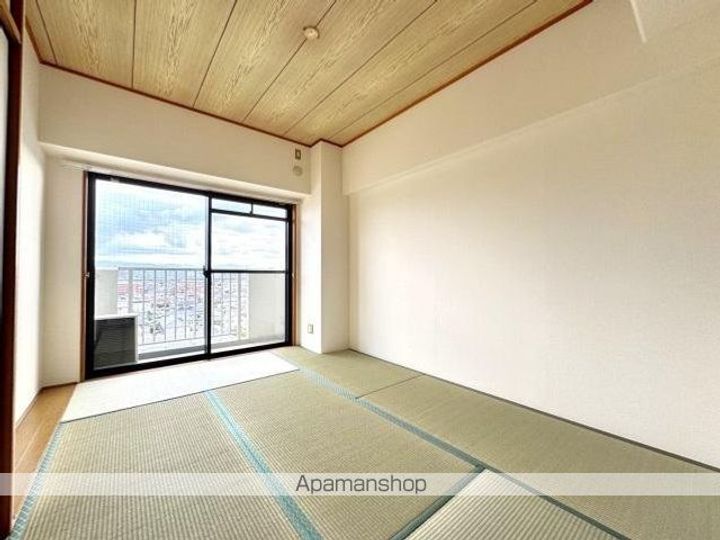 香川県高松市伏石町の賃貸マンションの内装