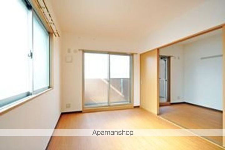 シャテロ巴の居間
