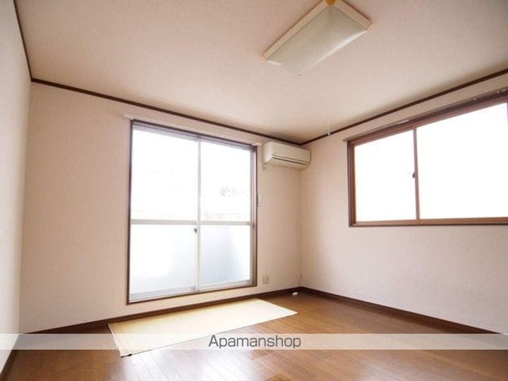 バジリカハイツ106の居間