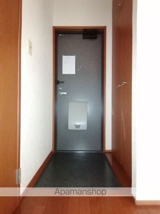 コーポレザンの玄関