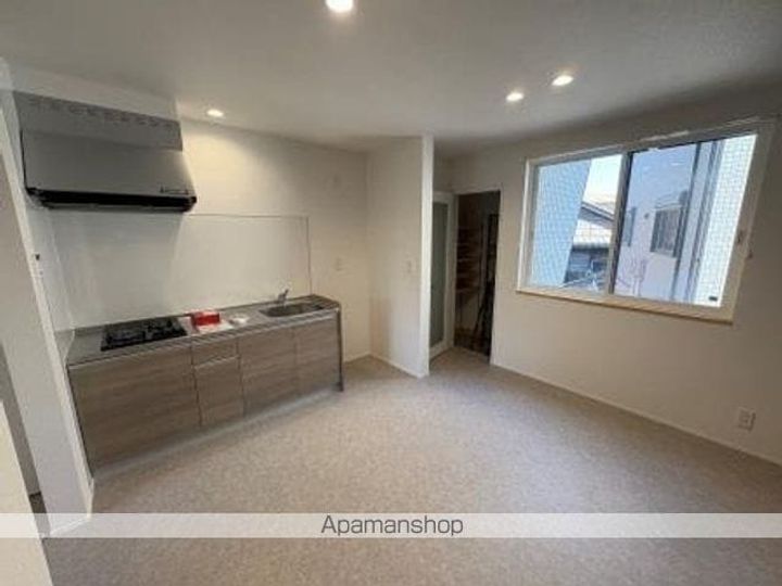 イーリッチテラス関屋本村の居間