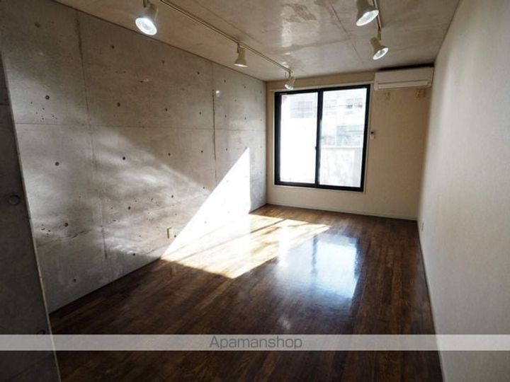 福島県郡山市田村町徳定字下河原の賃貸マンションの居間