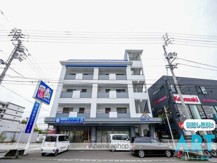 ソレイユ鷹ノ子駅前の外観