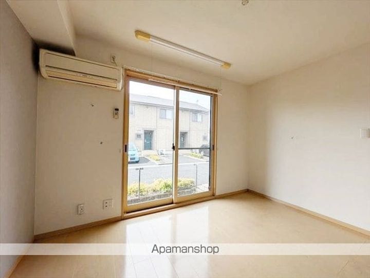 ファミリータウン ツートム E棟の居間