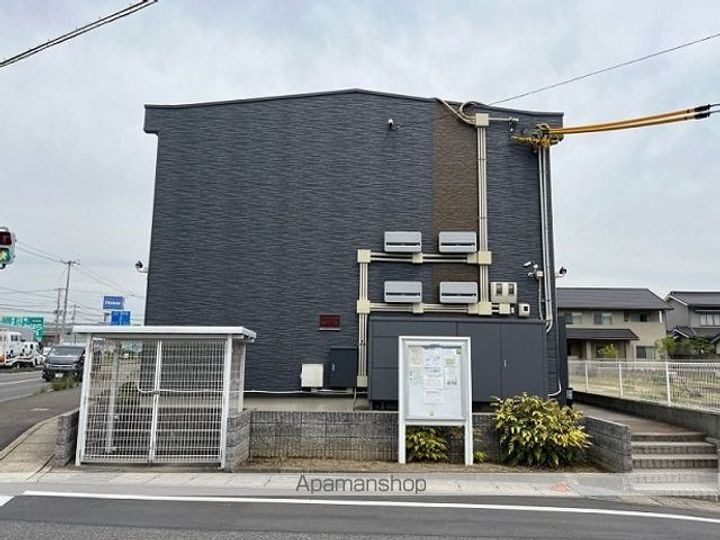 レオパレスエスターテベントの外観