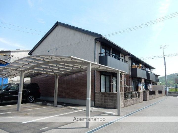 岡山県岡山市東区楢原の賃貸アパートの外観
