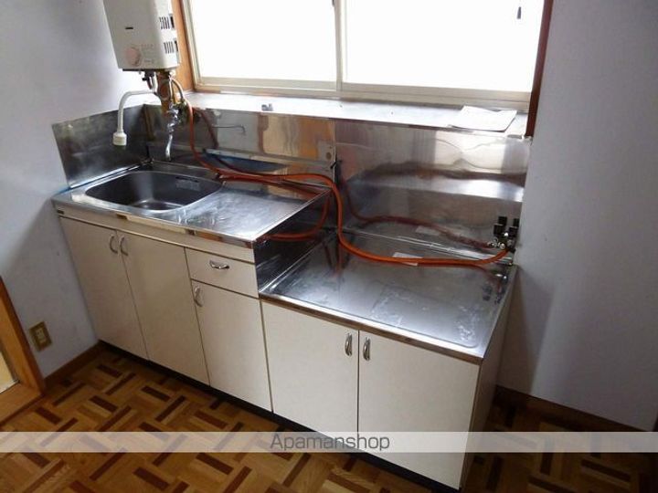 川崎コーポの居間