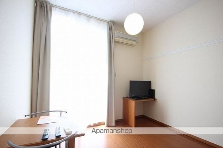 レオパレスフラワーハイツの居間