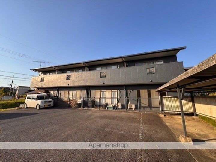 滋賀県蒲生郡日野町大字山本の賃貸アパートの外観