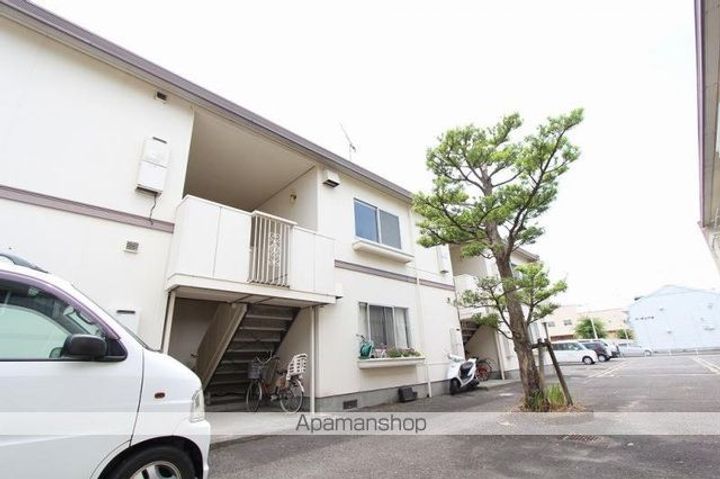 香川県高松市出作町の賃貸アパートの外観