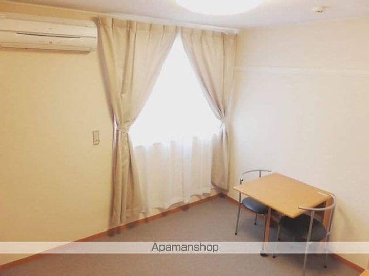 レオパレスMORIEの居間