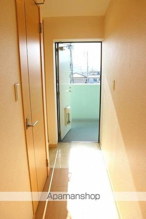 香川県高松市伏石町の賃貸マンションの玄関