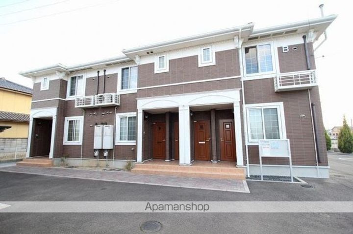 香川県高松市円座町の賃貸アパートの外観