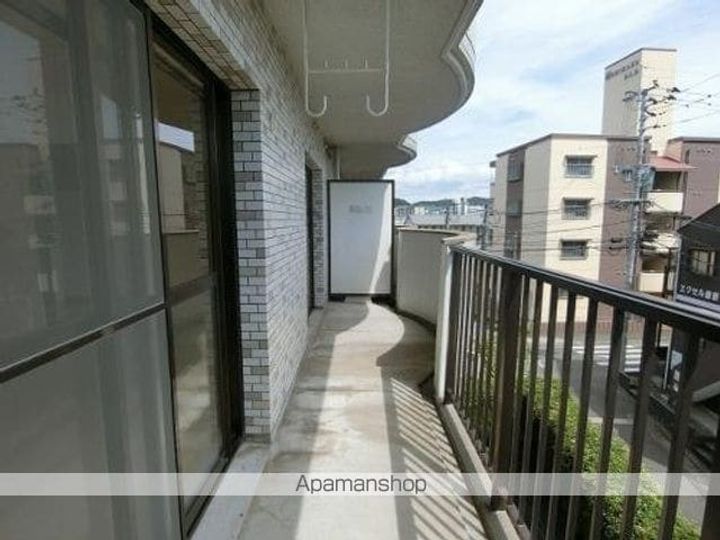 福岡県福岡市東区唐原3丁目の賃貸マンションの居間