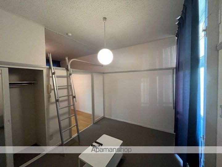 レオパレス野溝205の居間