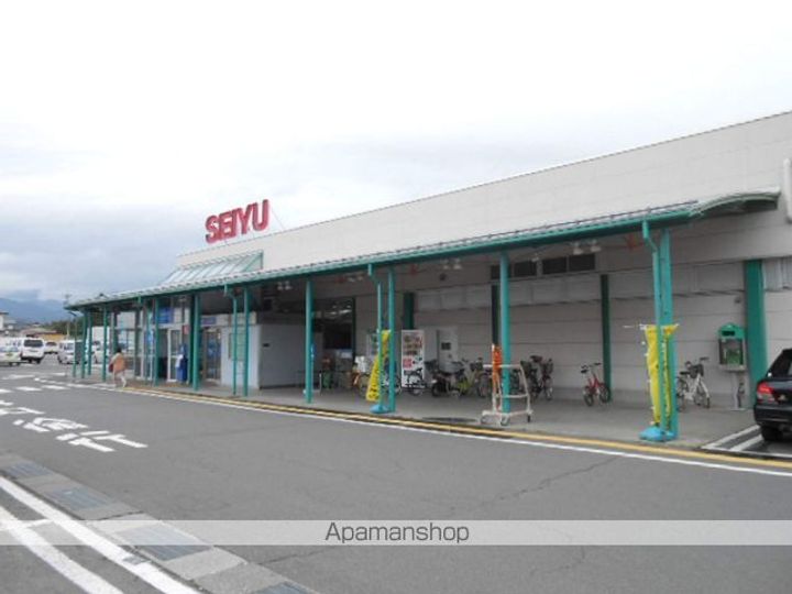 グレース塩の道402の周辺