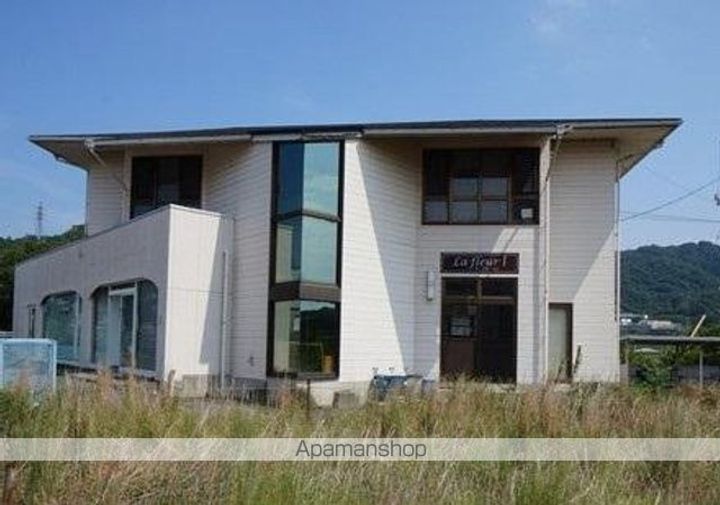 香川県さぬき市志度の賃貸アパートの外観