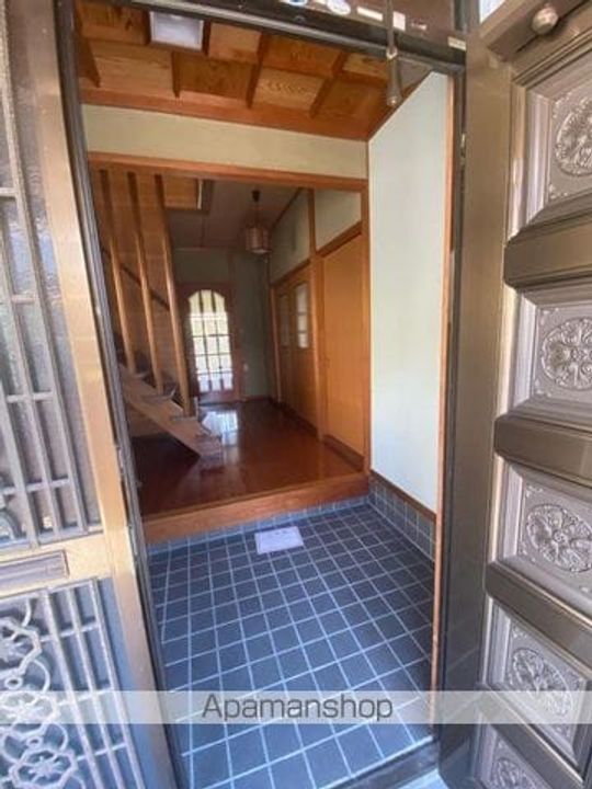 香川県高松市御厩町(一戸建)の賃貸物件の玄関