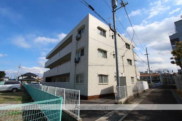 香川県高松市三条町の賃貸アパートの外観