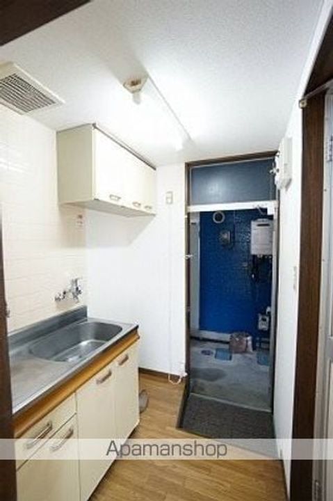 ウォールデン御門台A101の玄関