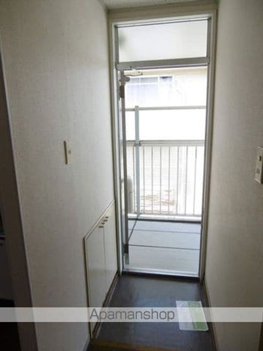 STハイツ遠見塚の玄関