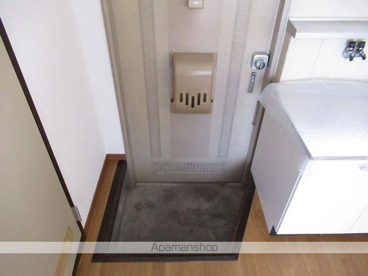 第6サニープレイス102の玄関