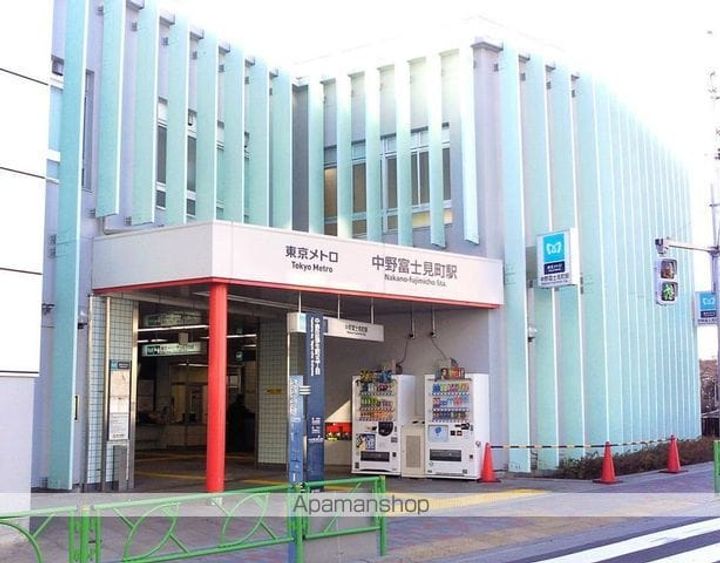 ラクラス中野弥生町の周辺