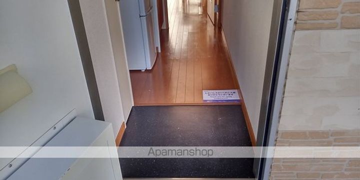 レオパレスソレーユの玄関