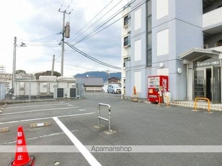 フジエホワイトローザ熊谷 309号室の外観