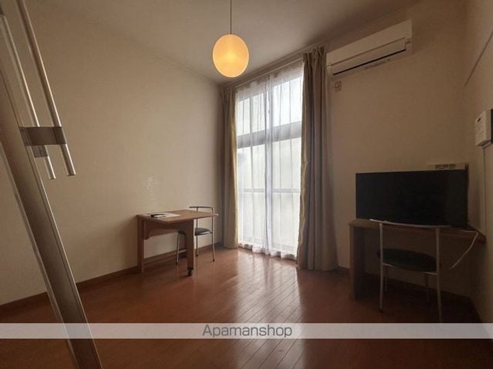 レオパレスセブンヒルズ101の居間