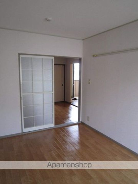 ガーデンパレス宮下B107の居間