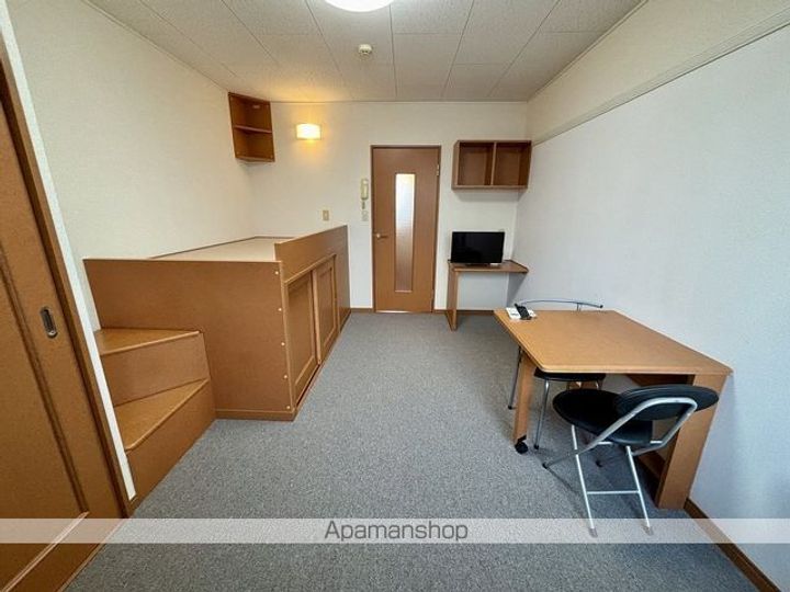 レオパレスM101の居間