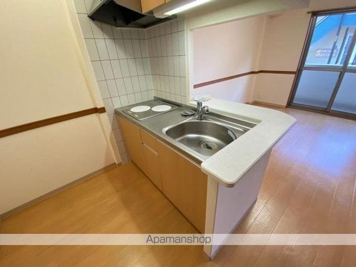 香川県高松市西ハゼ町の賃貸アパートのキッチン