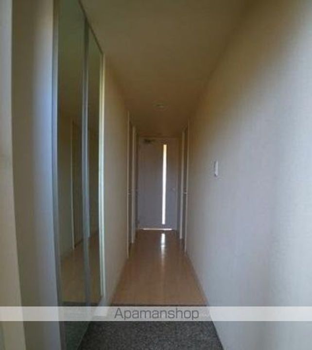 香川県高松市花園町1丁目の賃貸マンションの玄関