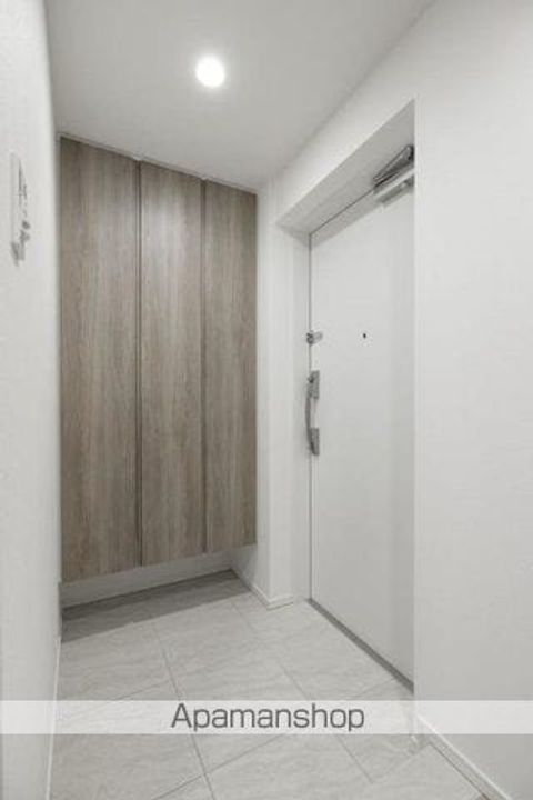 グランエール西日暮里の玄関