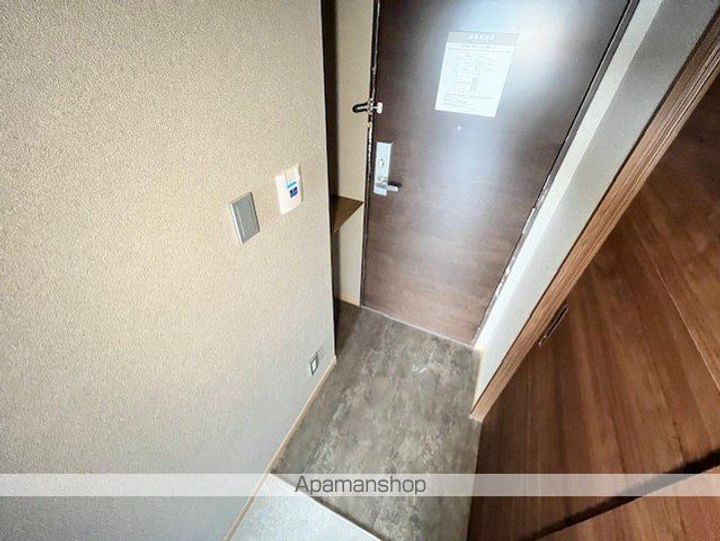 滋賀県大津市雄琴北2丁目の賃貸アパートの玄関