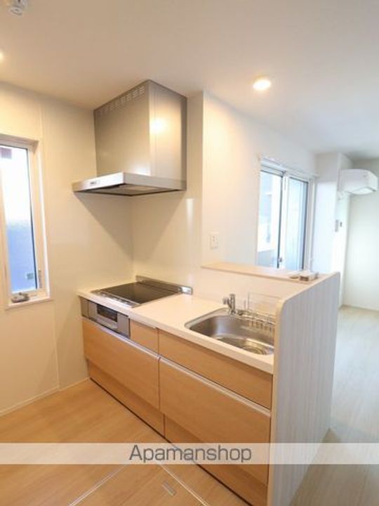 東京都福生市加美平2丁目の賃貸アパートのキッチン