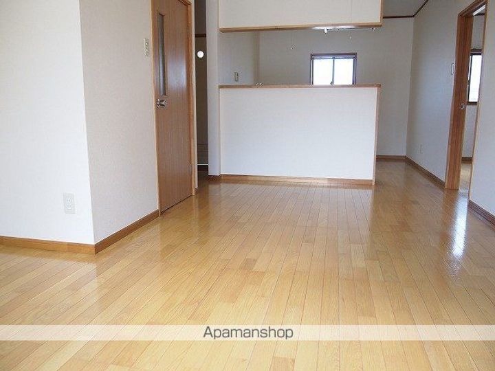 ビューパティオ豊田A棟A201の居間