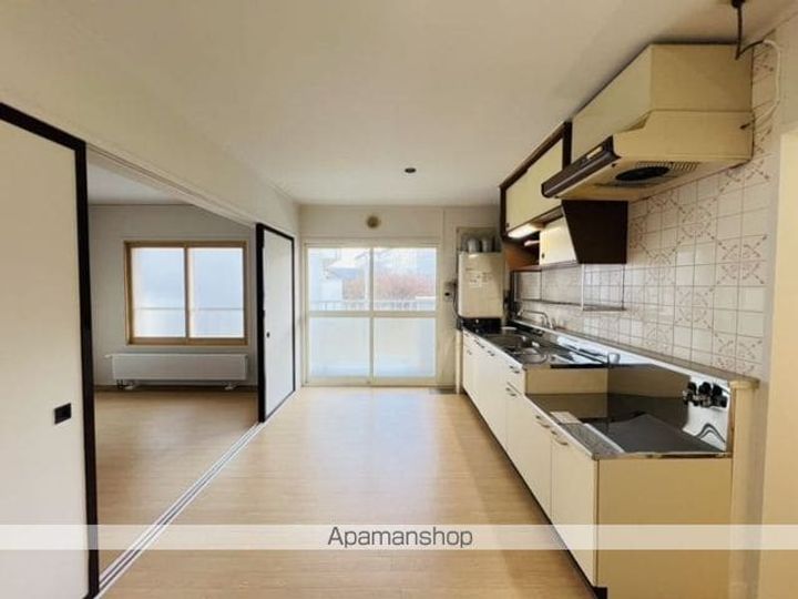 ヴィラナリー函館3号棟(ヴィラナリーハコダテサンゴウトウ)101の内装