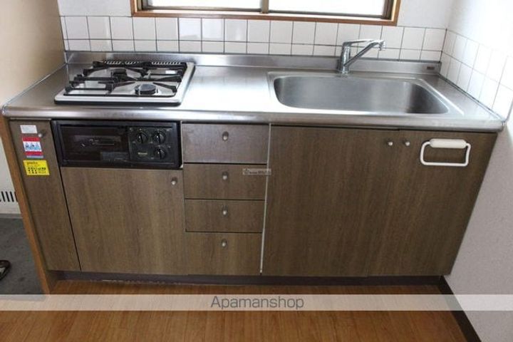 広島県尾道市栗原東2丁目の賃貸アパートのキッチン