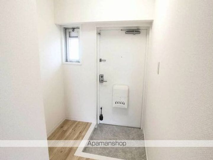 ビレッジハウス善部5号棟204の玄関