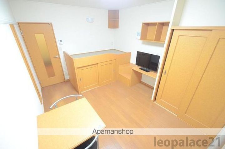 香川県高松市林町の賃貸アパートの居間